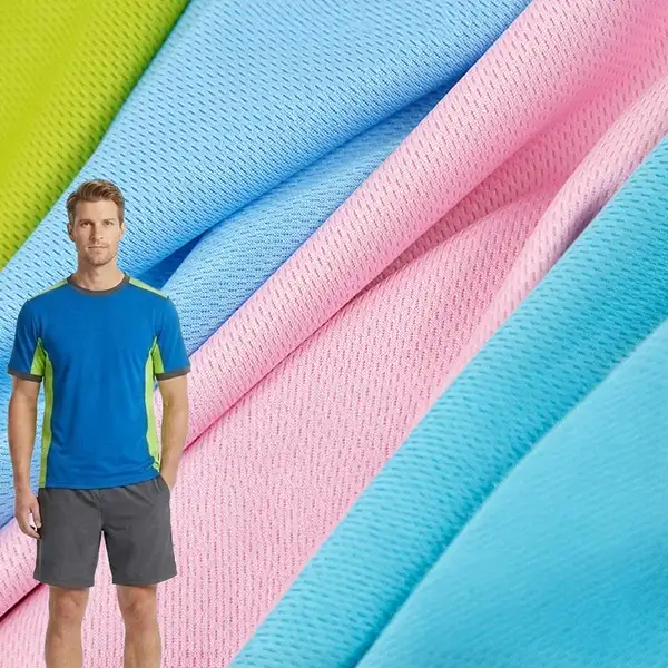 La clé pour qu’un tissu de course soit respirant et empêche l’accumulation de transpiration réside dans la façon dont il est tissé.
